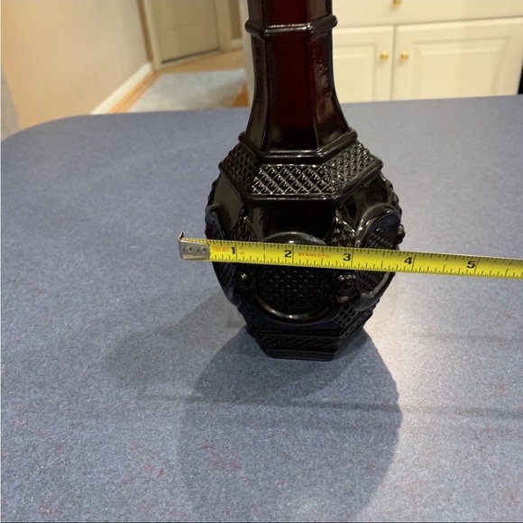 DARK RED VASE AVON CUT GLASS CAPE COD 1876 WINE DECANTER WINE COLOR PERFECT COND - Picture 6 of 8